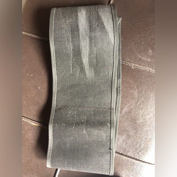 Belly Bandit pregnancy support belt - Picture 3 of 4